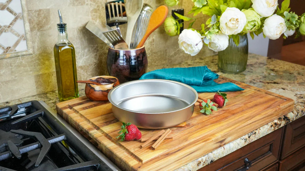 9 Round Cake Pan with No Handles